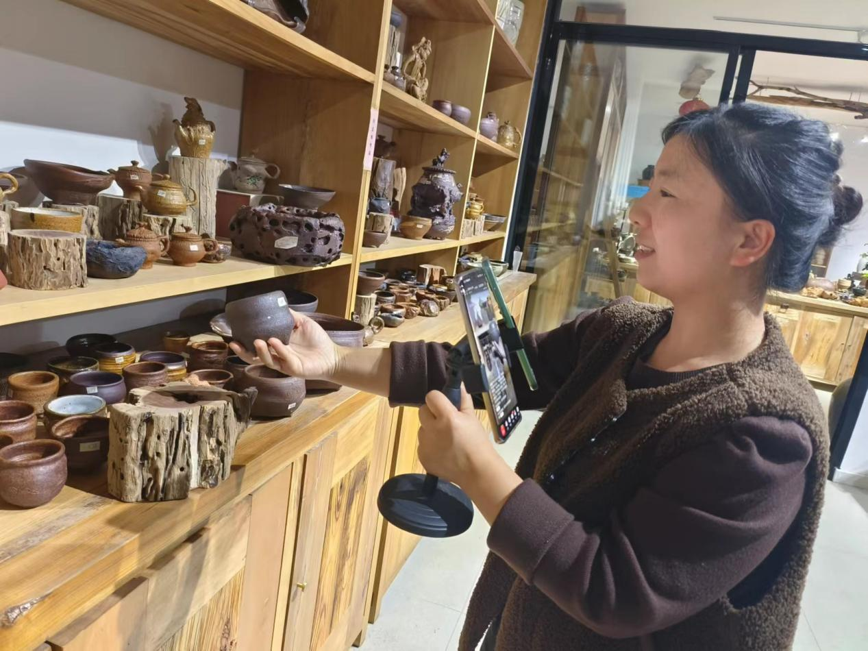 “雕刻法庭”鍛造司法韌度守護(hù)非遺創(chuàng)作版權(quán)