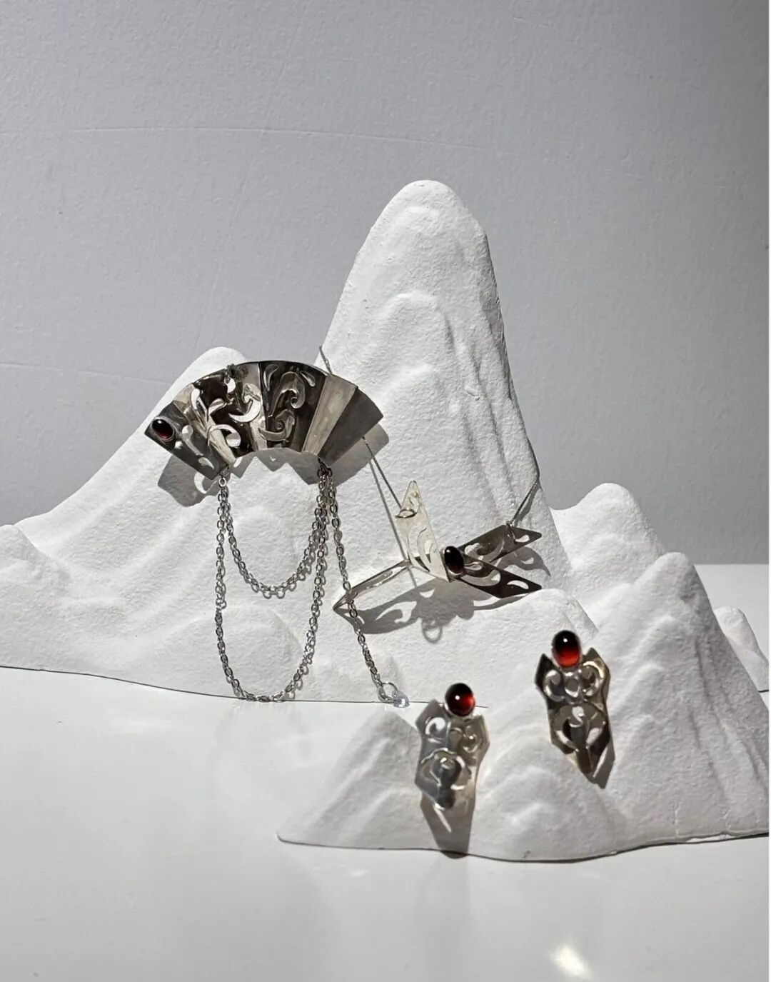 俏也不爭春:湖北美院手工藝作品展